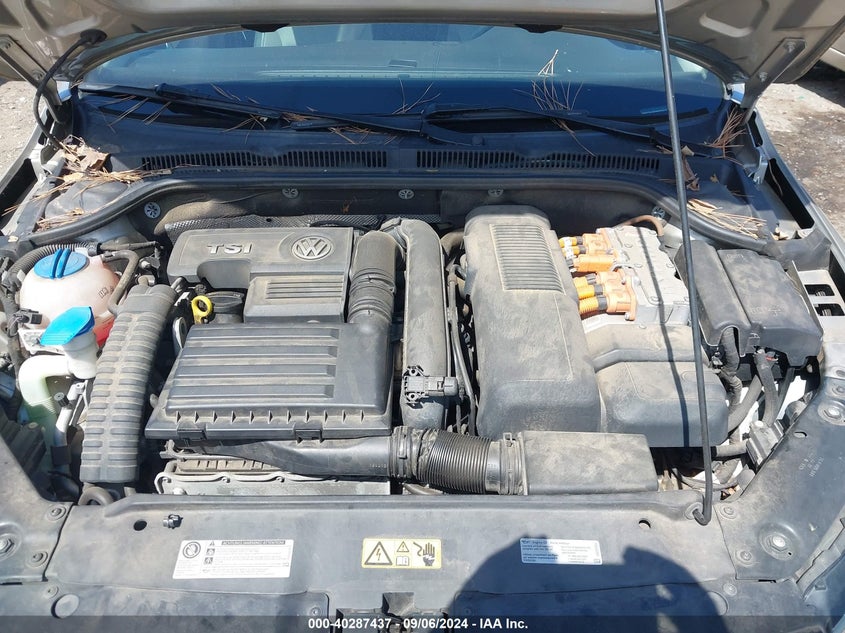 2013 VOLKSWAGEN JETTA HYBRID SE/SEL/SEL PREMIUM - 3VW637AJ6DM293629