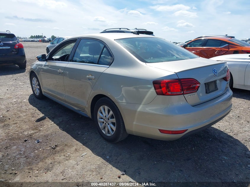 2013 VOLKSWAGEN JETTA HYBRID SE/SEL/SEL PREMIUM - 3VW637AJ6DM293629