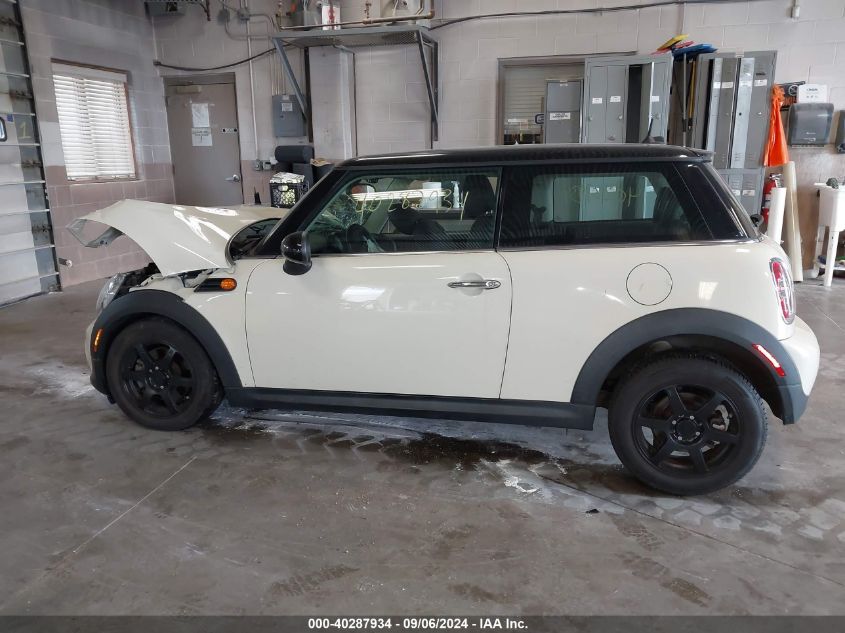 2013 Mini Hardtop Cooper VIN: WMWSU3C5XDT687639 Lot: 40287934