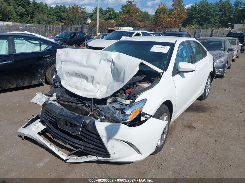 4T4BF1FK5FR512586 2015 TOYOTA CAMRY - Image 2