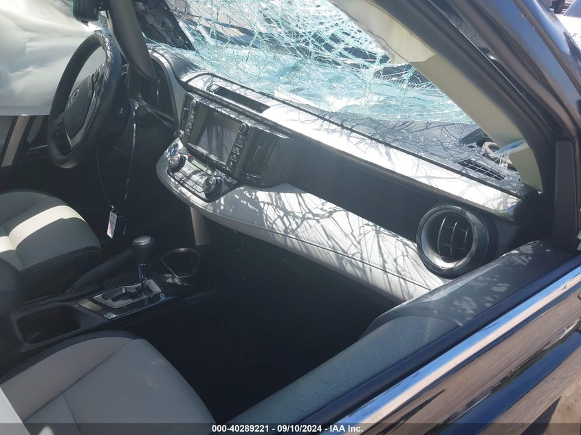 2017 TOYOTA RAV4 HYBRID LIMITED - JTMDJREV0HD070593