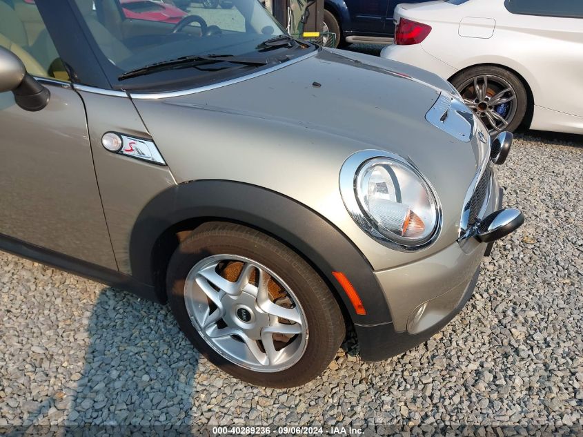 2010 Mini Cooper S VIN: WMWMF7C59ATZ69776 Lot: 40289236