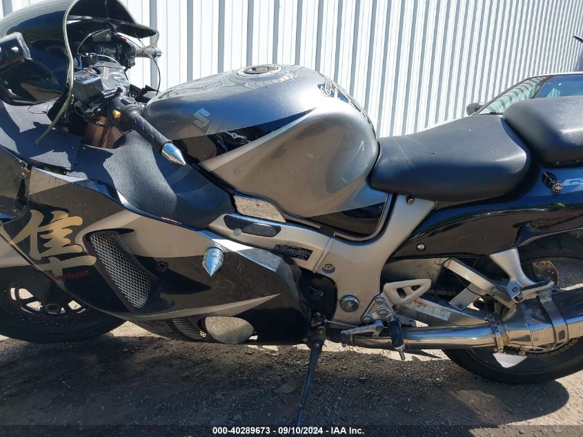 2005 Suzuki Gsx1300 Rk5 VIN: JS1GW71A752108196 Lot: 40289673