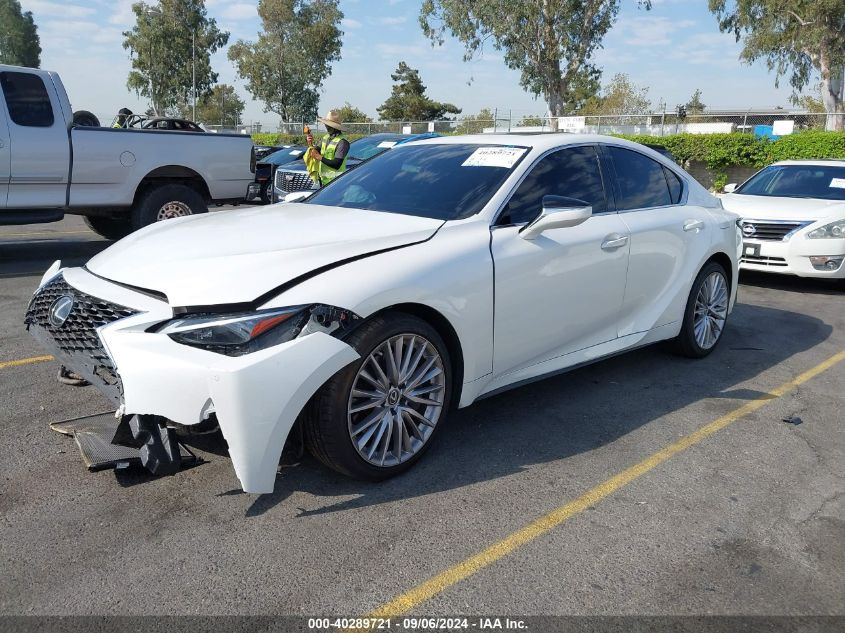 JTHDA1D20N5120759 2022 LEXUS IS - Image 2