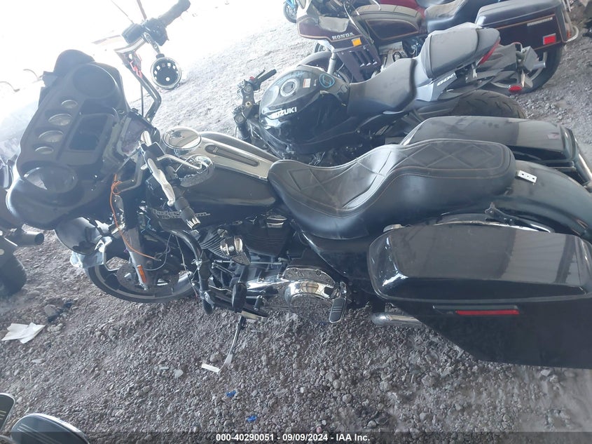 VIN 1HD1KBC11KB651870 2019 HARLEY-DAVIDSON FLHX