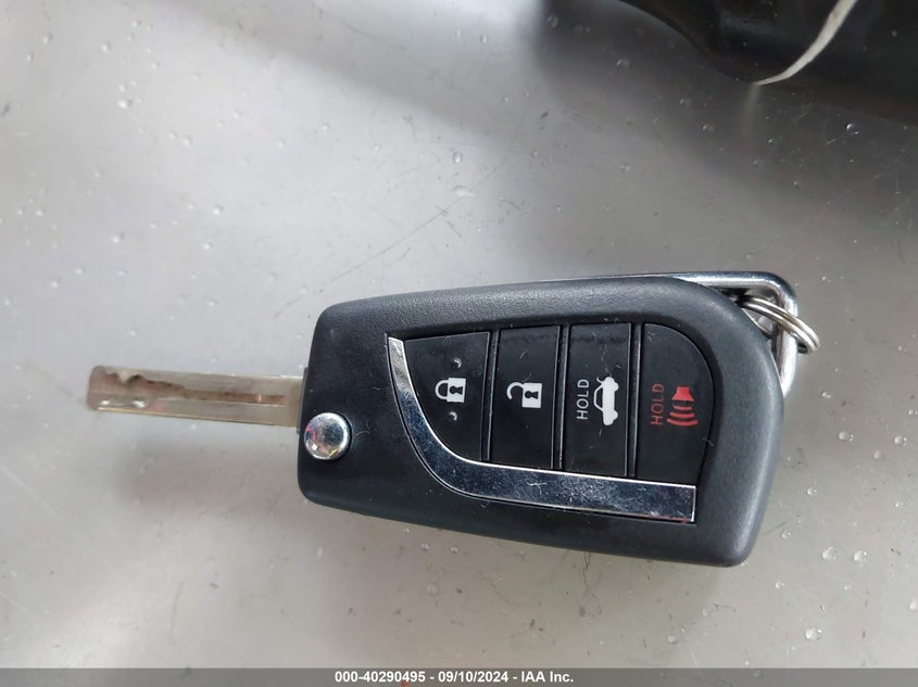 VIN JTDEPRAE4LJ022064 2020 TOYOTA COROLLA LE