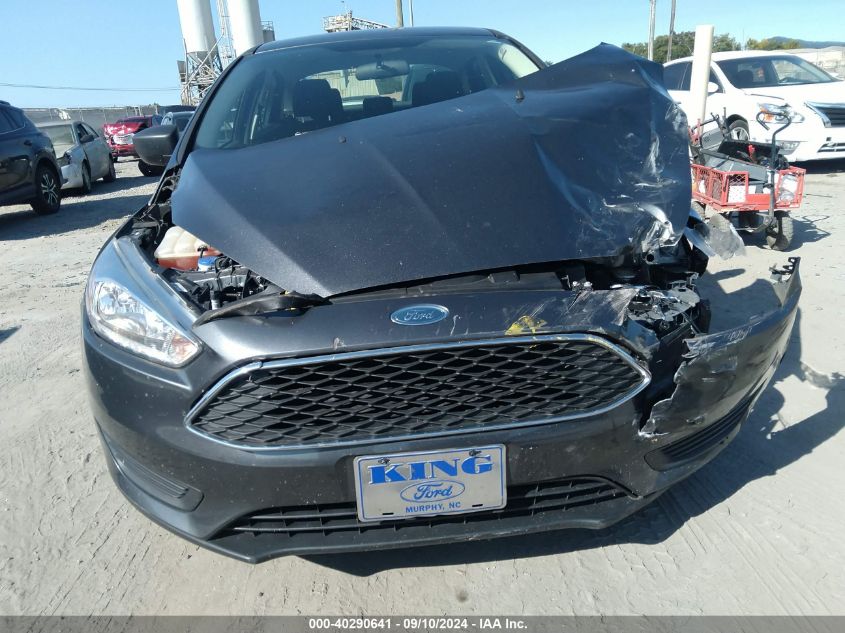 2018 Ford Focus S VIN: 1FADP3E2XJL208711 Lot: 40290641