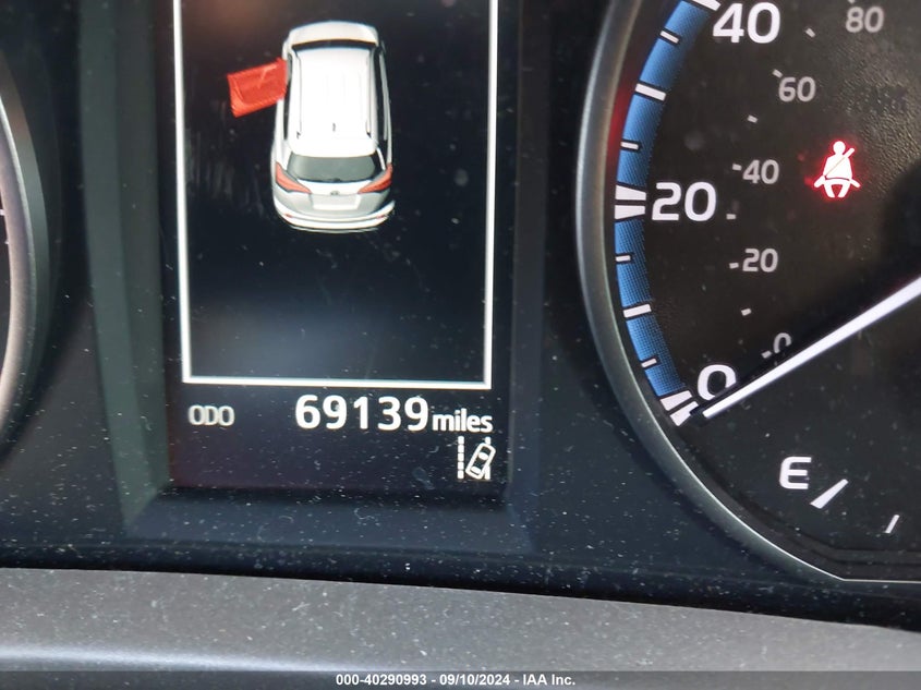 2T3RFREV8HW571046 2017 Toyota Rav4 Xle