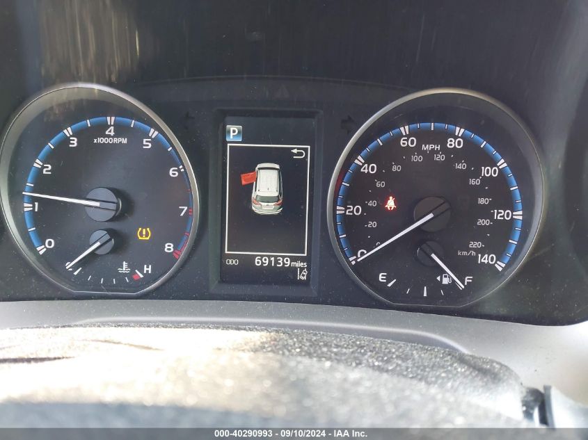 2T3RFREV8HW571046 2017 Toyota Rav4 Xle