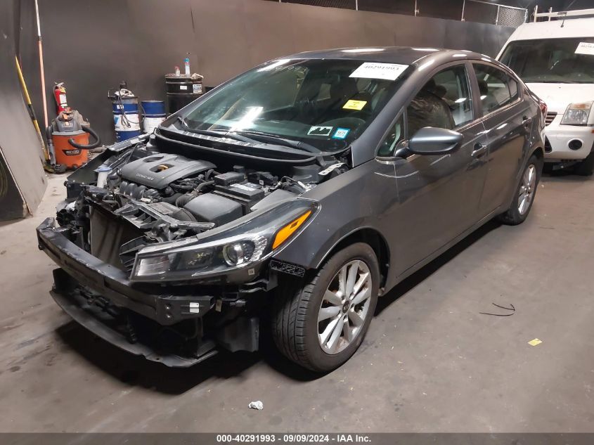 VIN 3KPFL4A77HE126976 2017 KIA Forte, S no.2