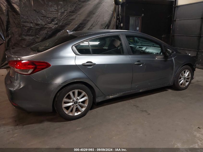 VIN 3KPFL4A77HE126976 2017 KIA Forte, S no.4