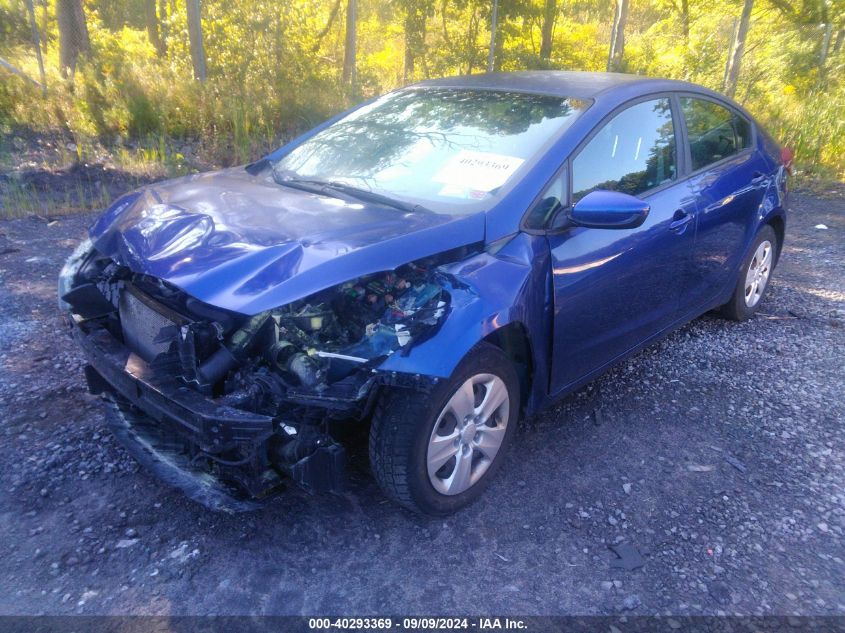 3KPFL4A70JE185065 2018 KIA FORTE - Image 2