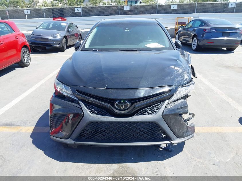 4T1B11HK2JU646728 2018 Toyota Camry Se