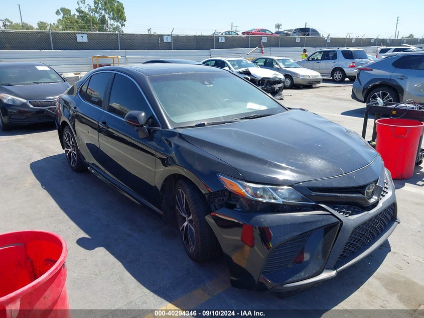 TOYOTA CAMRY SE 2018