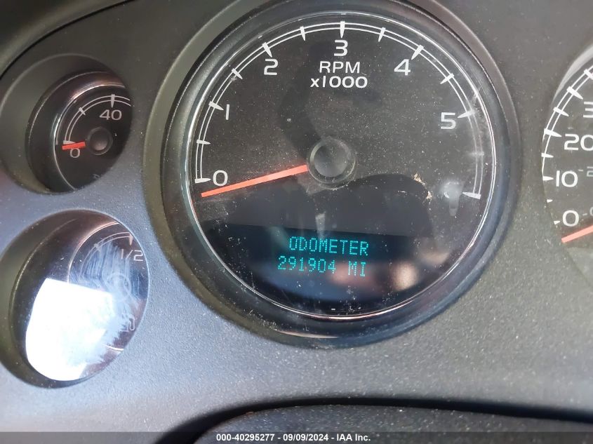 2013 CHEVROLET TAHOE LT - 1GNSCBE07DR141175