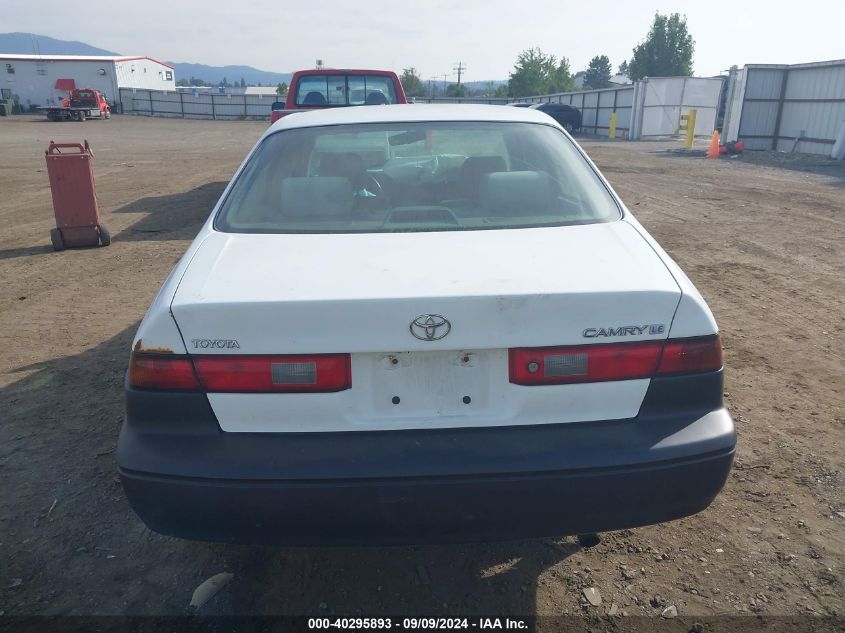 1999 Toyota Camry Le VIN: 4T1BG28K3XU889848 Lot: 40295893