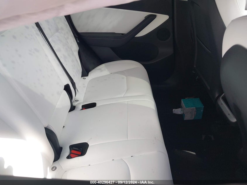 2022 Tesla Model Y(VIN: 7SAYGDEE4NF443547
