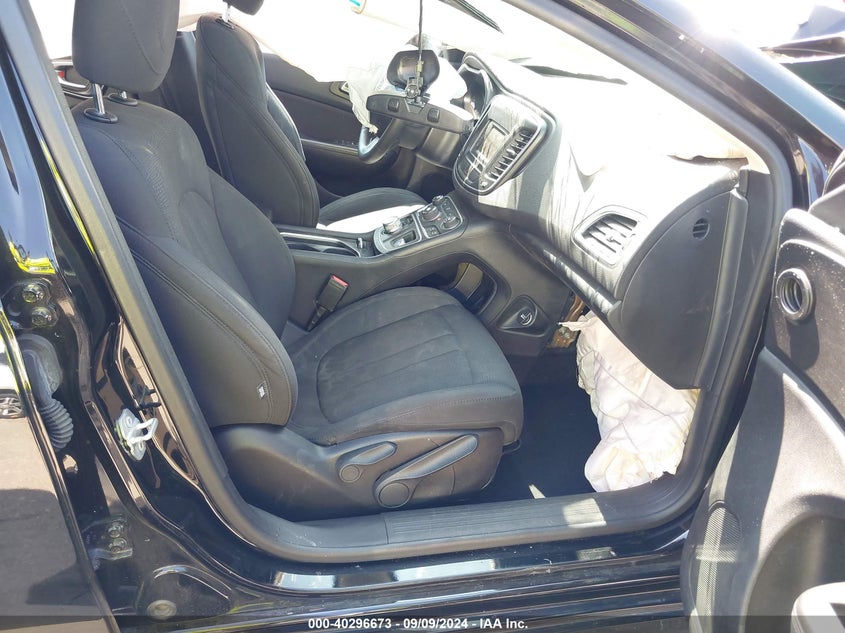 2016 CHRYSLER 200 LIMITED - 1C3CCCAB1GN117027