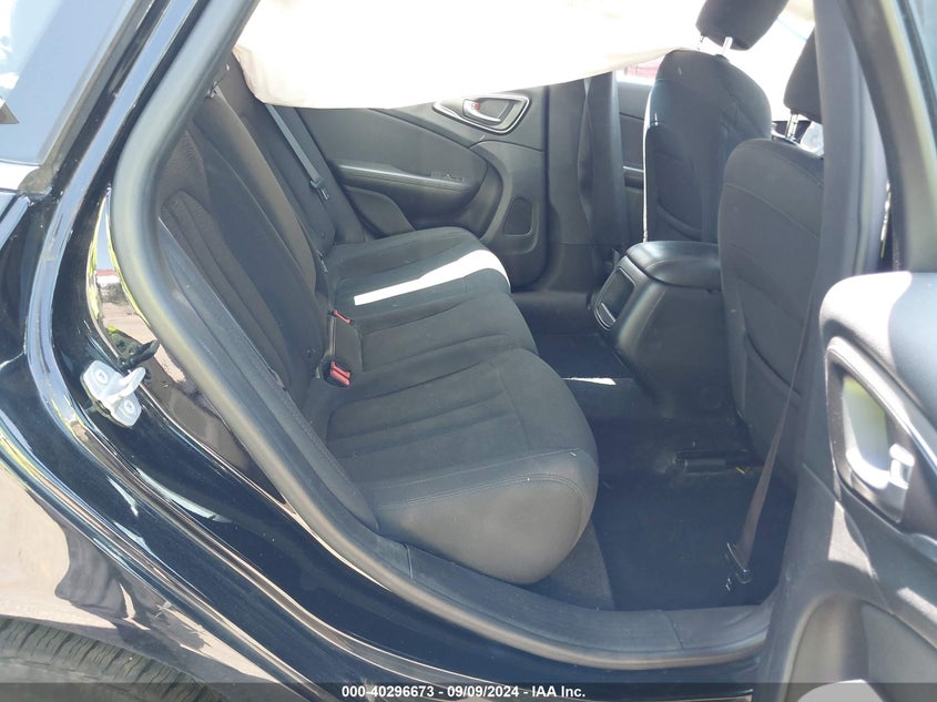 2016 CHRYSLER 200 LIMITED - 1C3CCCAB1GN117027