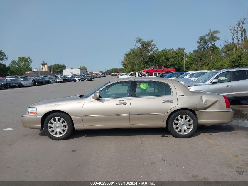 2010 Lincoln Town Car Signature Limited VIN: 2LNBL8CV4AX750344 Lot: 40296891