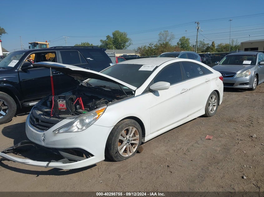2014 HYUNDAI SONATA VIN: 5NPEB4AC3EH911840