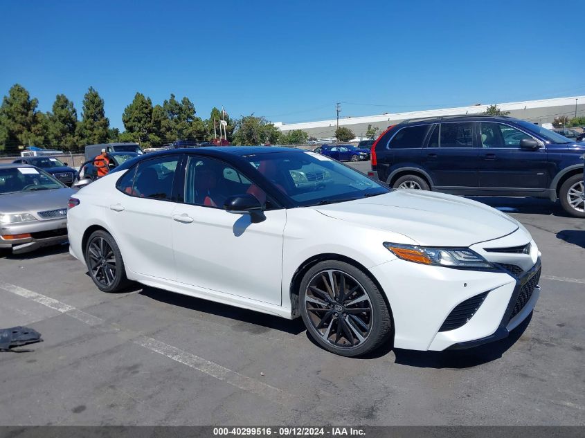 4T1BZ1HK9JU003589 2018 TOYOTA CAMRY - Image 1