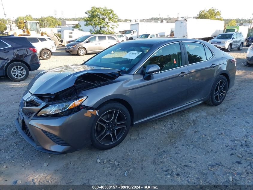 4T1B11HK5JU669355 2018 TOYOTA CAMRY - Image 2