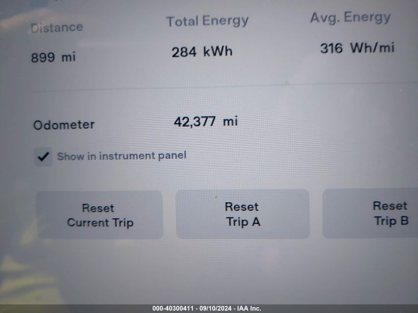 2017 Tesla Model S 100D/60D/75D/90D/P100D VIN: 5YJSA1E27HF232596 Lot: 40300411