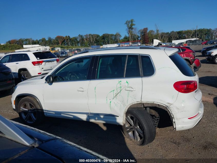 2017 Volkswagen Tiguan Sport VIN: WVGUV7AX2HW504593 Lot: 40300476