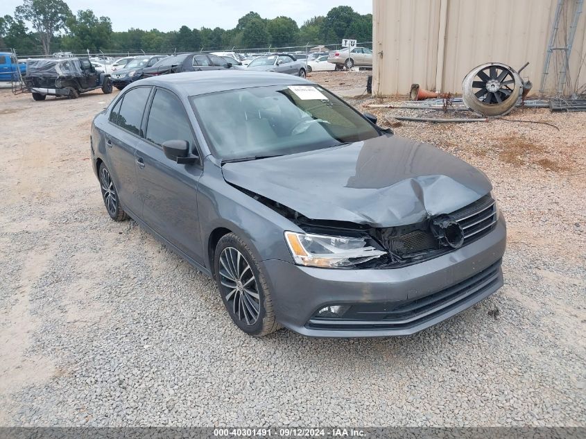 3VWD17AJ2FM212819 2015 VOLKSWAGEN JETTA - Image 1