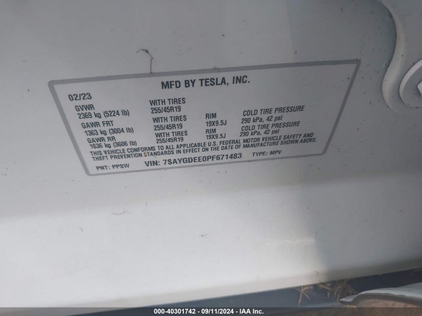 2023 Tesla Model Y VIN: 7SAYGDEE0PF671483 Lot: 40301742