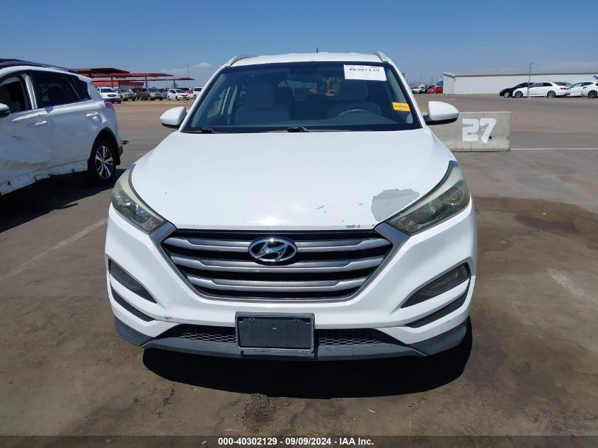 KM8J33A41HU280221 2017 Hyundai Tucson Se