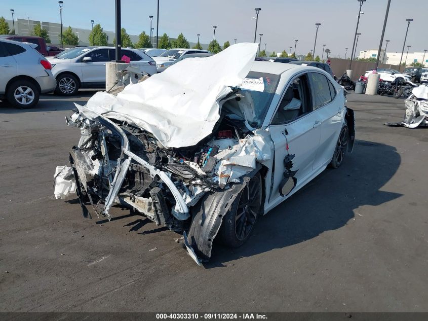 4T1B61HK1JU026082 2018 TOYOTA CAMRY - Image 2