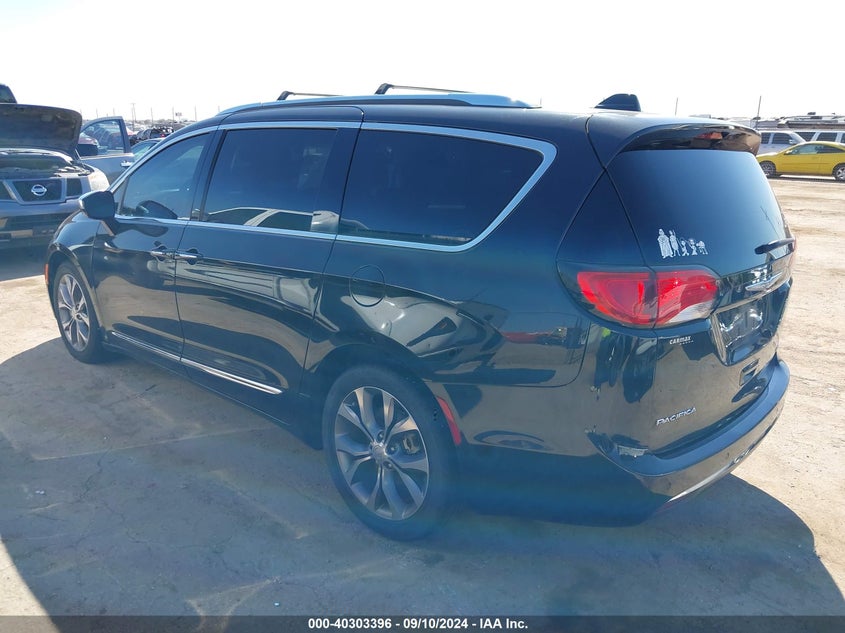 VIN 2C4RC1GG9JR186619 2018 CHRYSLER PACIFICA LIMITED