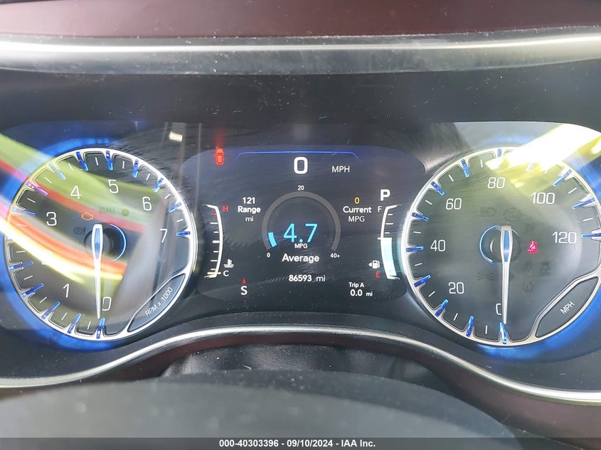 VIN 2C4RC1GG9JR186619 2018 CHRYSLER PACIFICA LIMITED