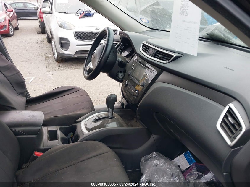 2015 NISSAN ROGUE S - KNMAT2MT4FP564875