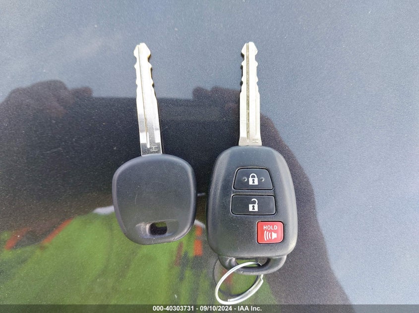 2013 TOYOTA RAV4 LE - JTMBFREV1D5017141