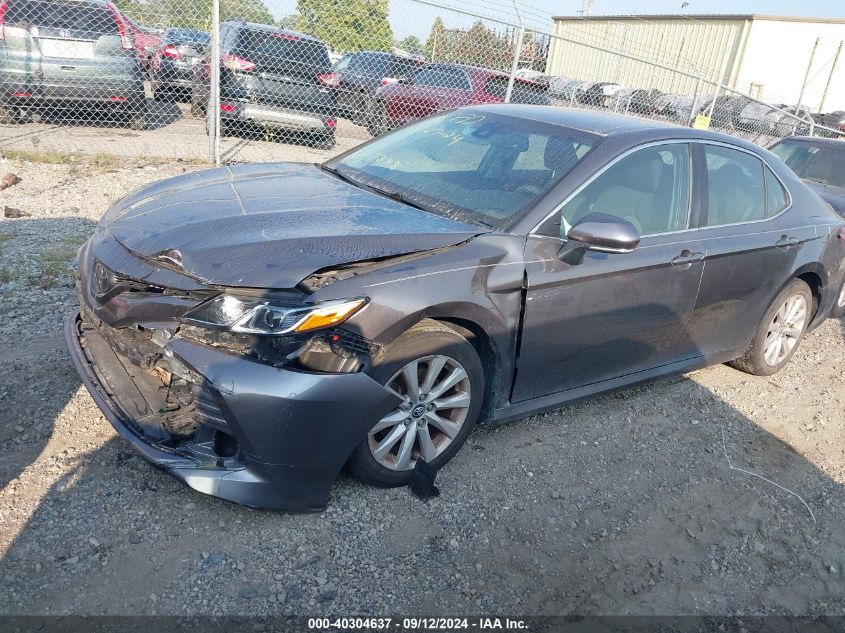 4T1B11HK4JU077848 2018 TOYOTA CAMRY - Image 2