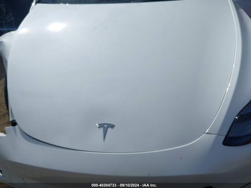 2022 Tesla Model Y Performance Dual Motor All-Wheel Drive VIN: 7SAYGDEF8NF552926 Lot: 40304733