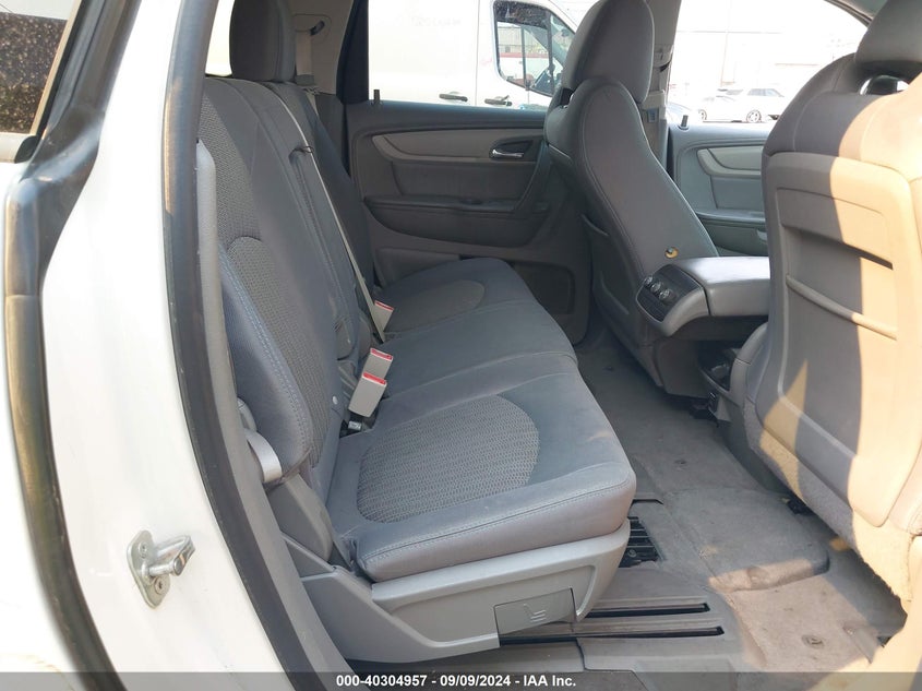 2014 CHEVROLET TRAVERSE LS - 1GNKRFED0EJ217876