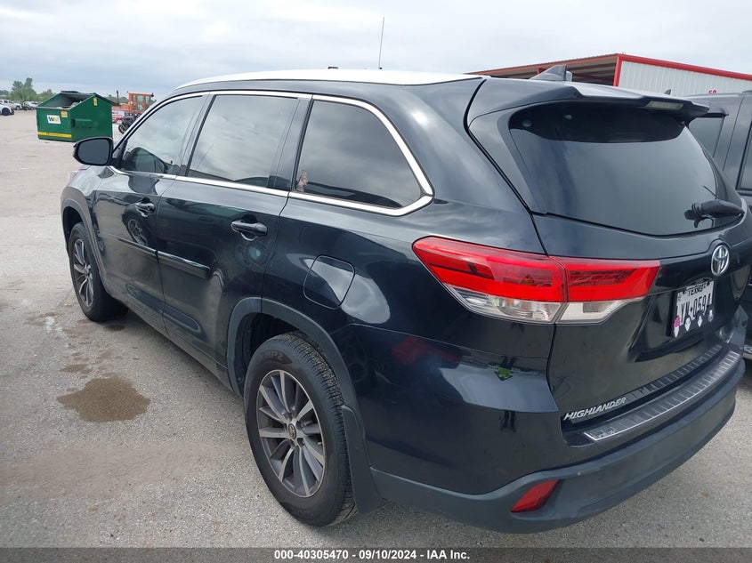 VIN 5TDKZRFH5HS216483 2017 TOYOTA HIGHLANDER XLE