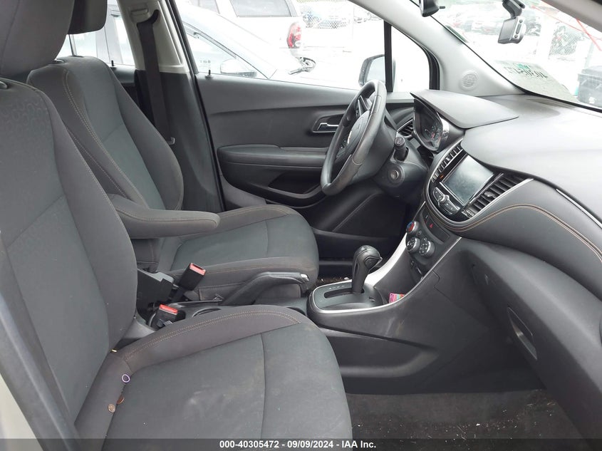 VIN KL7CJKSB2HB061688 2017 CHEVROLET TRAX LS