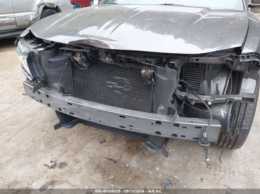 VIN 2C3CDXJG8JH337894 2018 DODGE CHARGER GT AWD