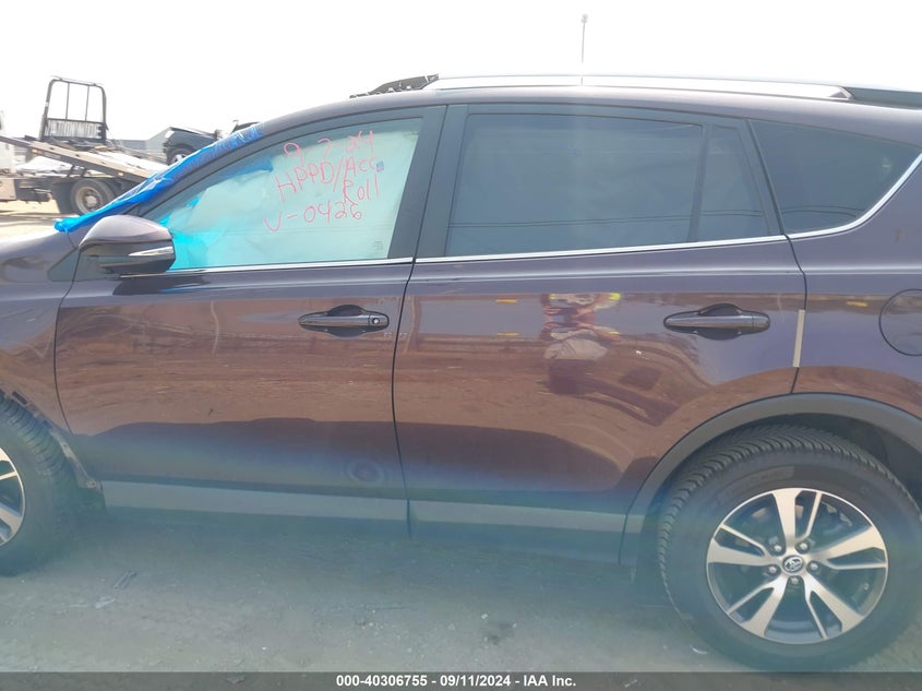 2018 TOYOTA RAV4 XLE - 2T3RFREV0JW704226