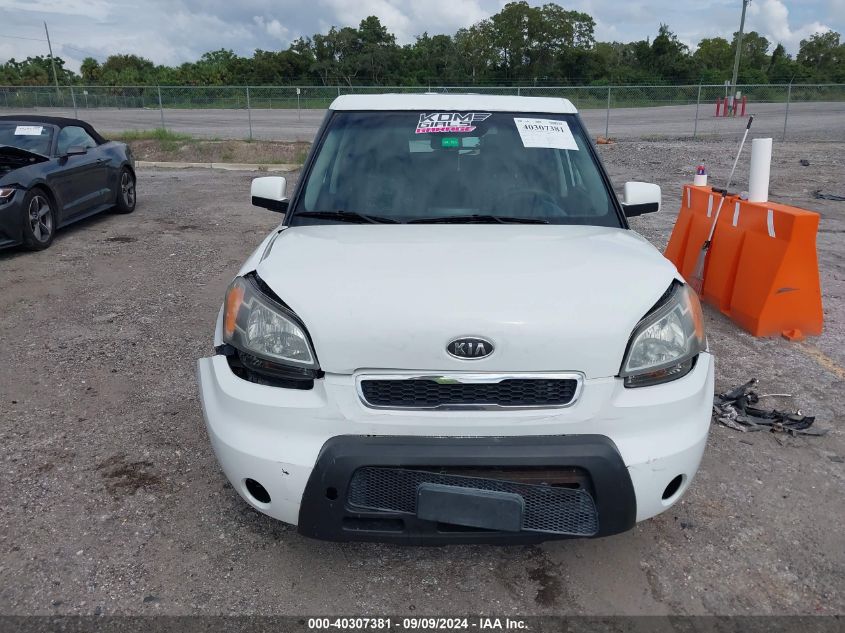 2011 Kia Soul + VIN: KNDJT2A29B7710290 Lot: 40307381