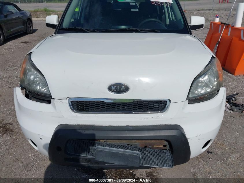 2011 Kia Soul + VIN: KNDJT2A29B7710290 Lot: 40307381