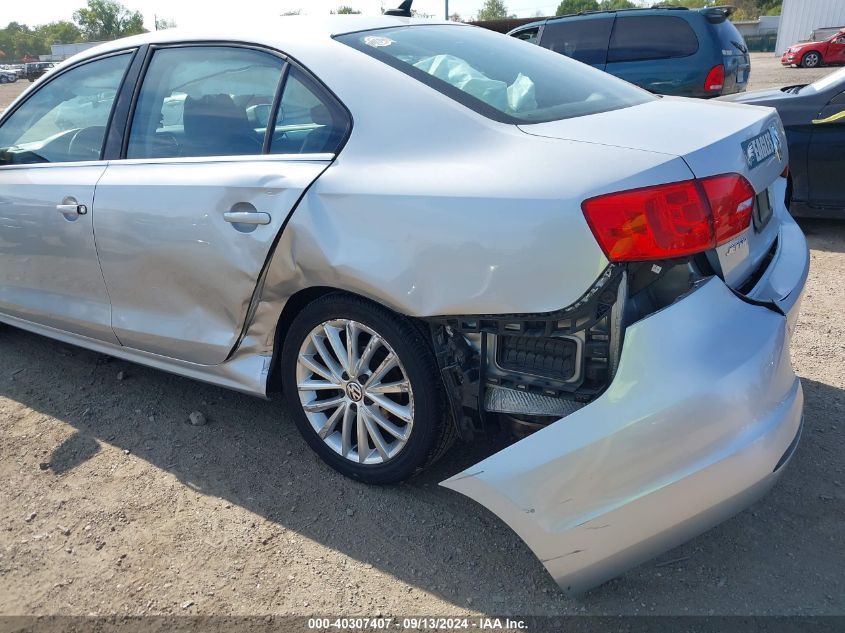 3VWLP7AJXCM415477 2012 Volkswagen Jetta 2.5L Sel