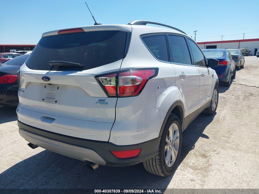 VIN 1FMCU0GD5JUB61623 2018 FORD ESCAPE SE