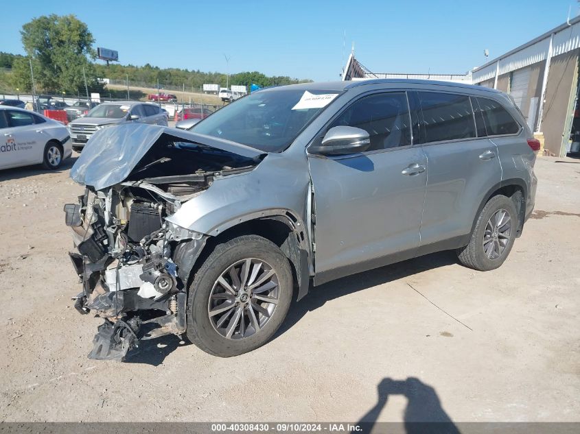 5TDJZRFH0KS572553 2019 TOYOTA HIGHLANDER - Image 2