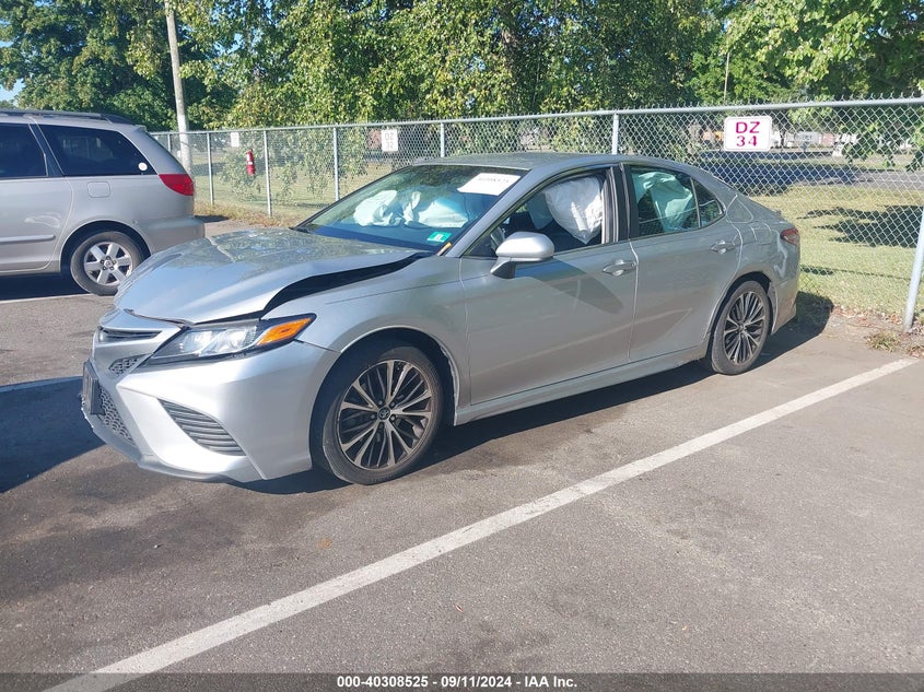 2018 TOYOTA CAMRY VIN: 4T1B11HK0JU527348